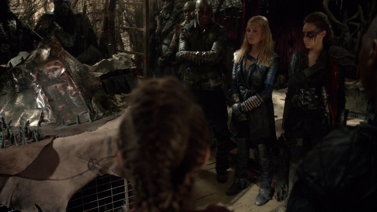 adc_tvshows_the100_215_014.jpg